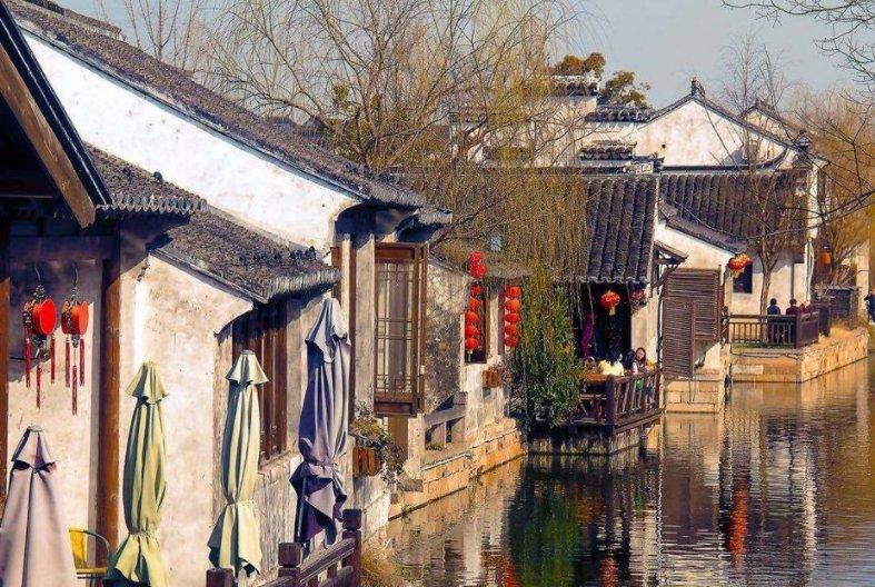 男友很内向，特别不懂浪漫，这样的性格可以被改变吗
